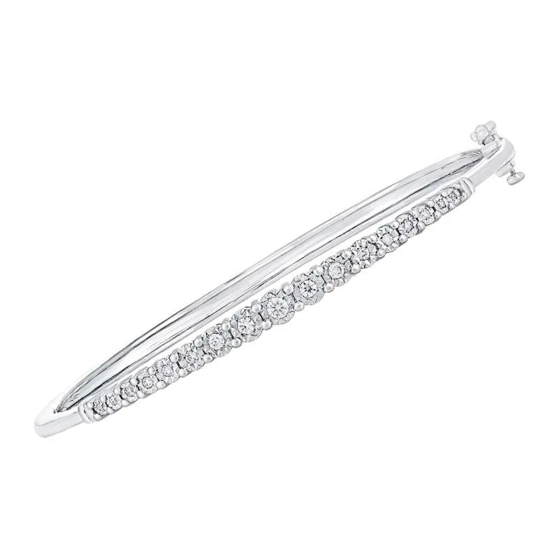 1/4ctw Diamond Bangle