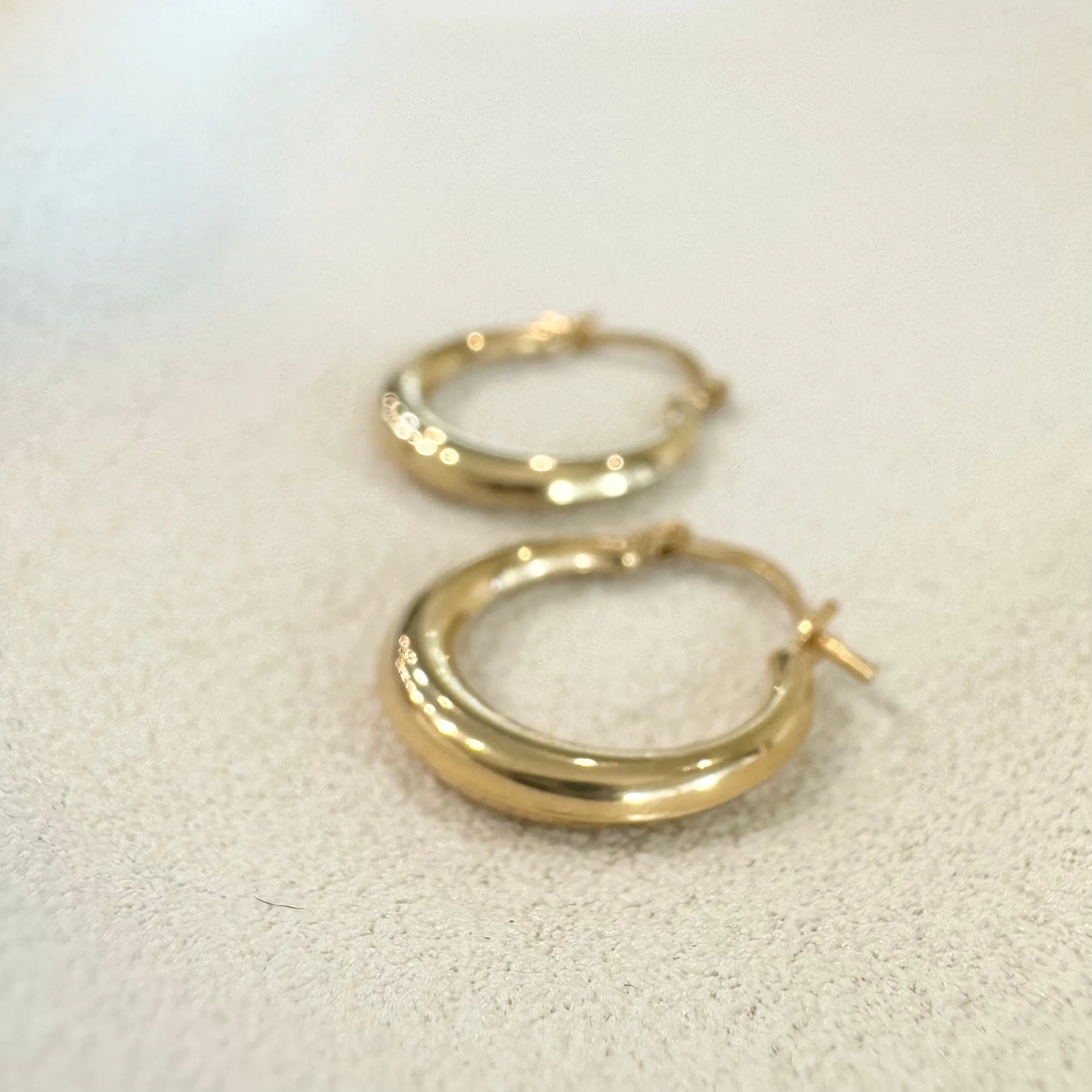 9ct Yellow Gold Graduated Hoop Earrings