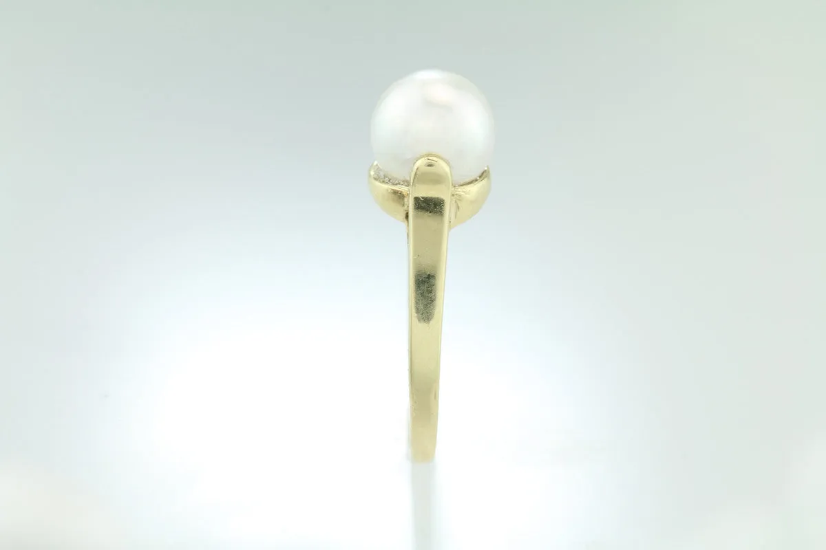 Akoya Saltwater Pearl 14kt Gold Ring