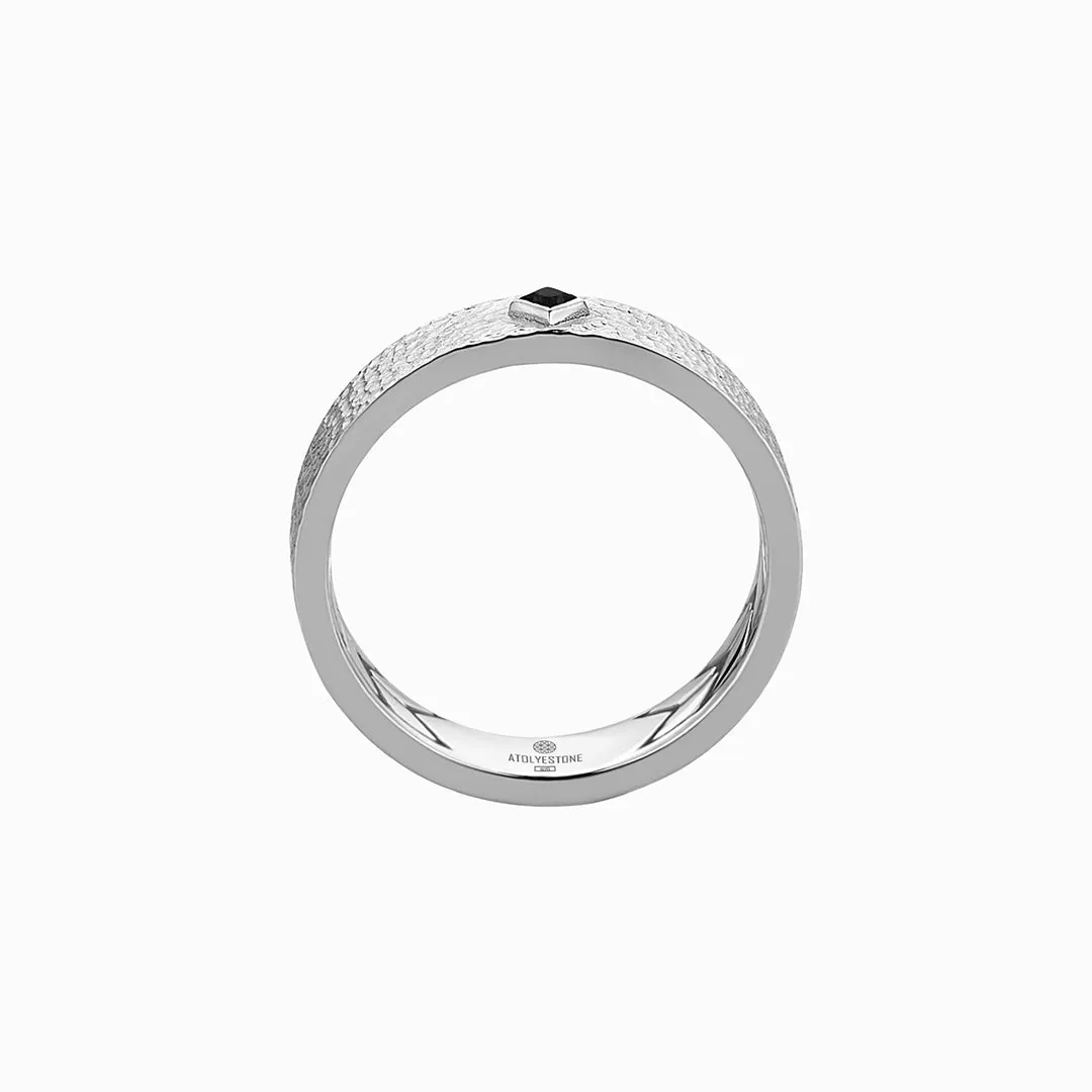 Hammered Band Solitaire Ring in Silver