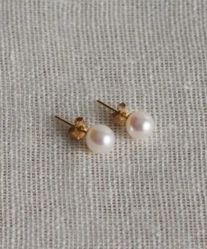 Medium Loren Pearl Studs