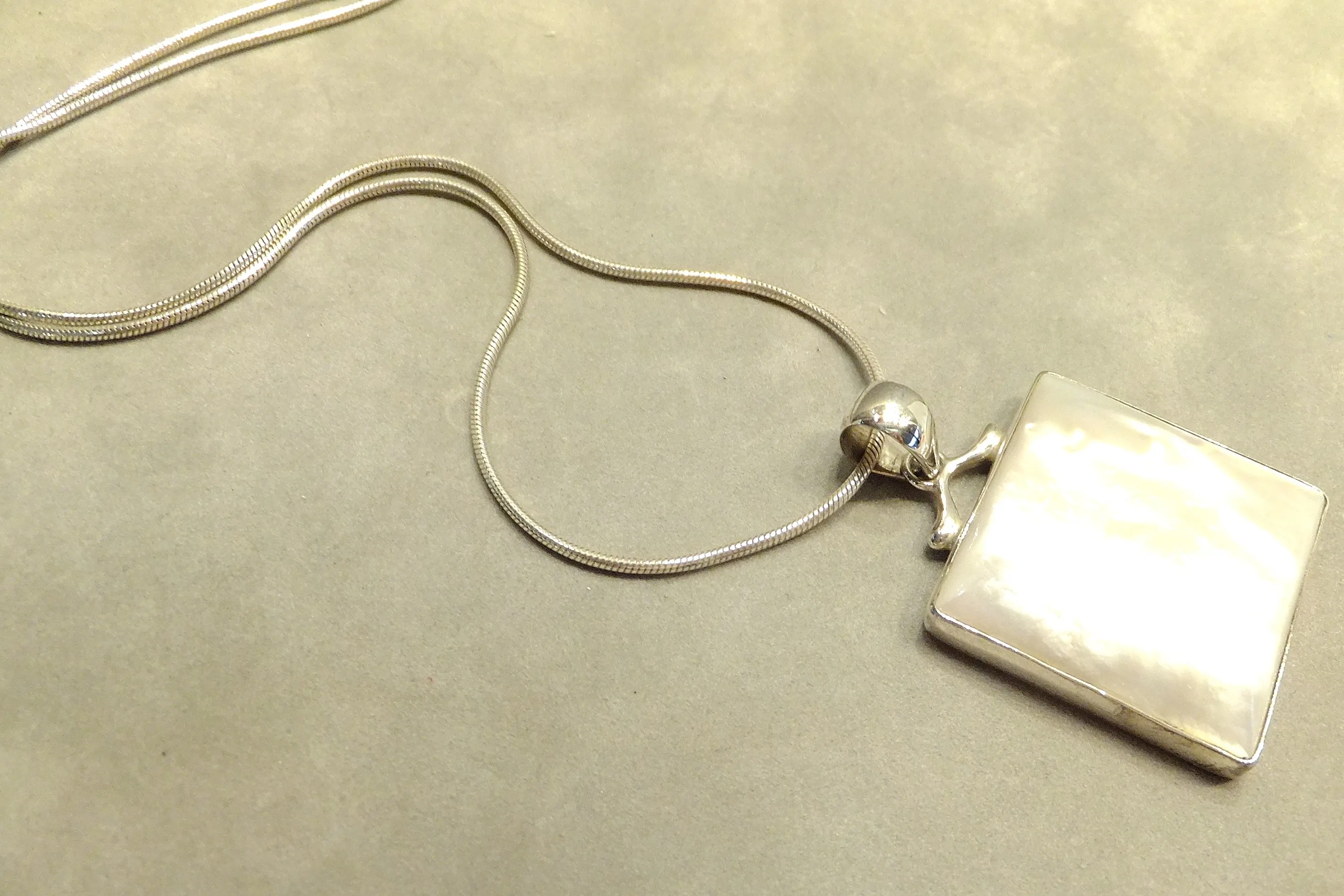 White Mother Of Pearl Pendant Necklace